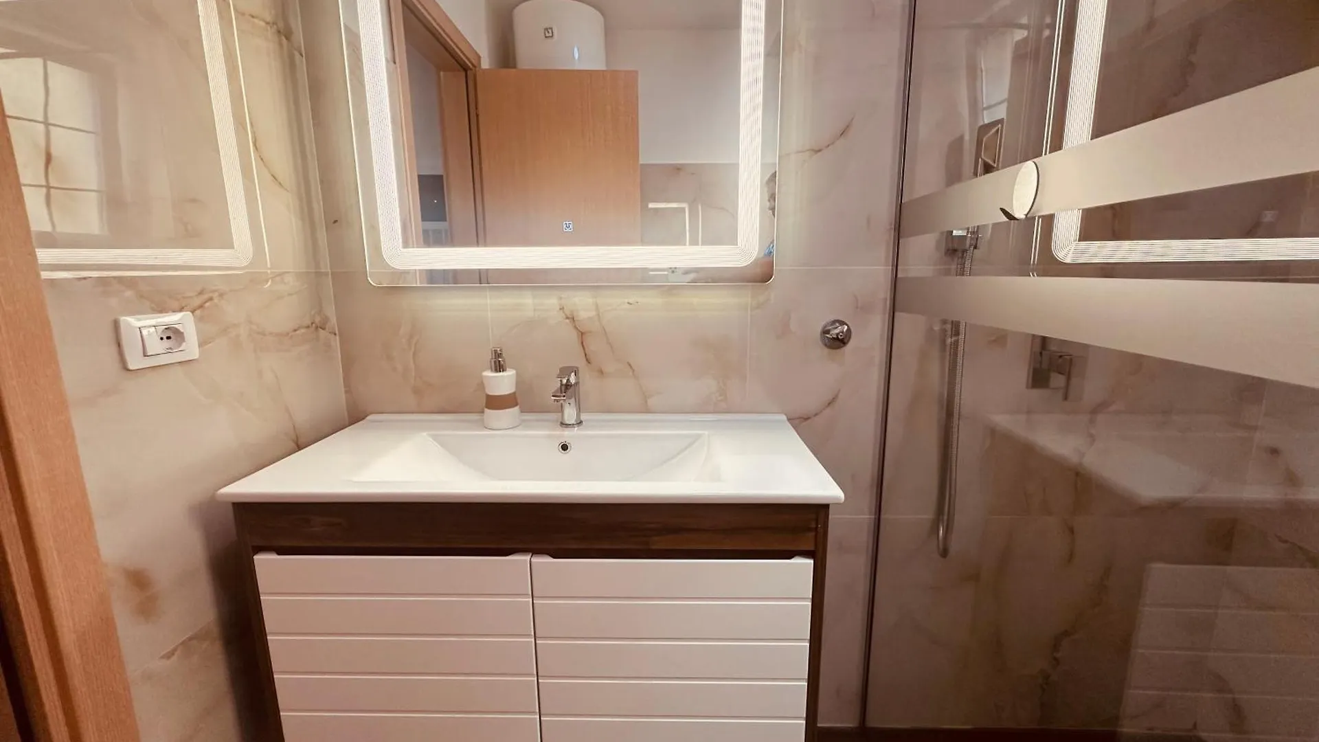 Grace'S Centre Apartment Shkoder 0*,  Albania