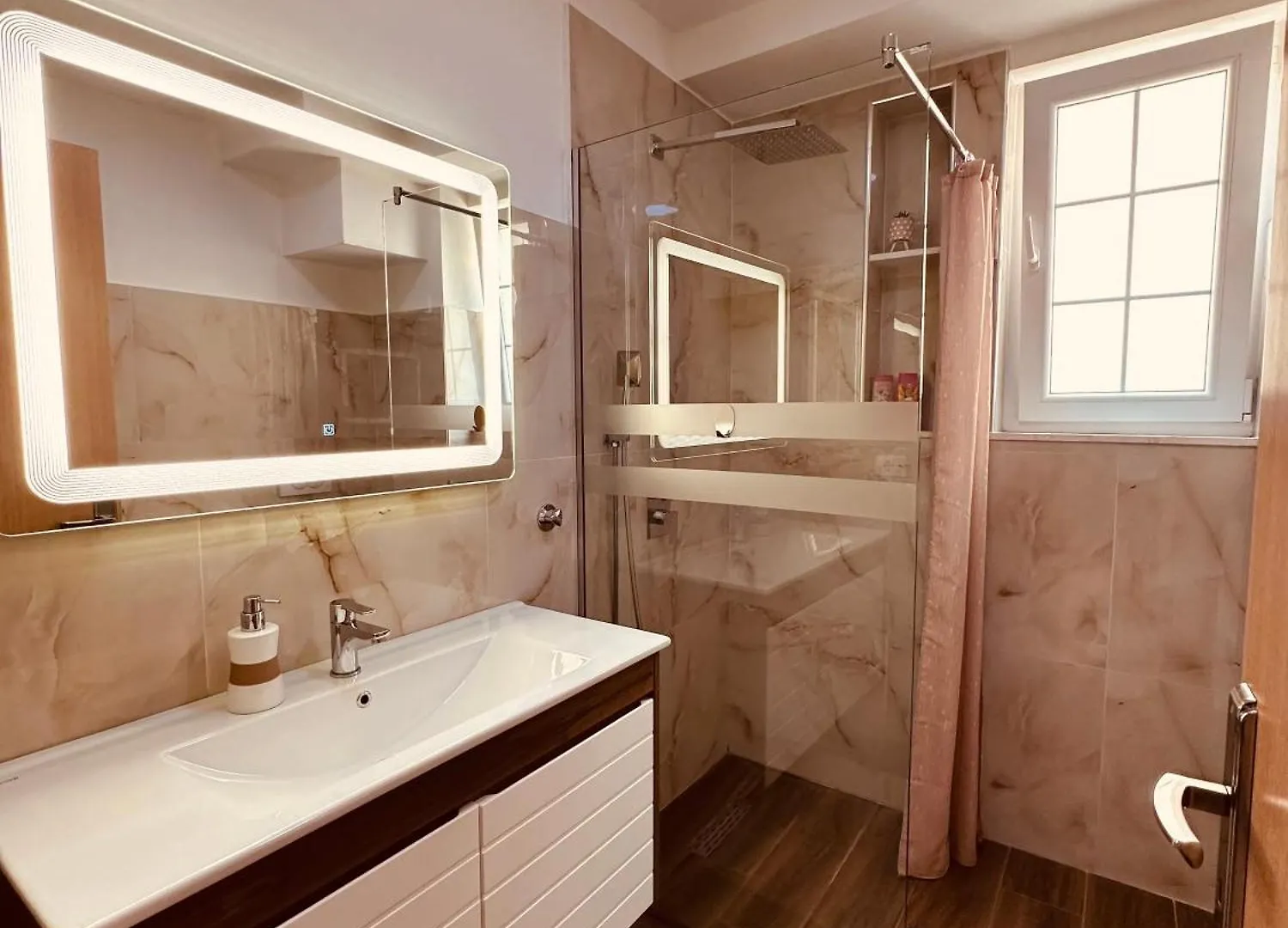 Grace'S Centre Apartment Shkoder Albania
